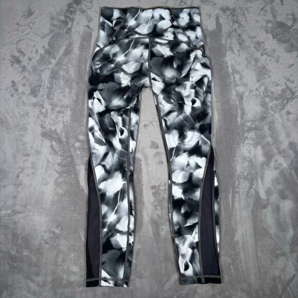 Lululemon Black White Abstract Print Leggings Women’s Size 6 - Picture 2 of 3